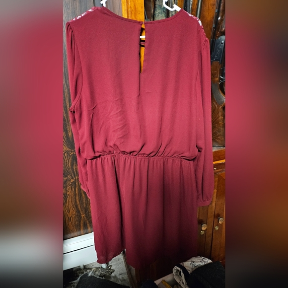 Maroon Express dress size Large. - Picture 3 of 3